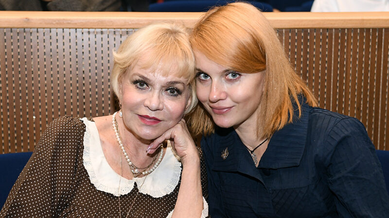 «Пигалица» Ростоцкого и пророчество цыганки: Ирина Шевчук — как звезда «А зори здесь тихие» пережила предательство, кому дочери и ушла после 30 лет счастливого брака