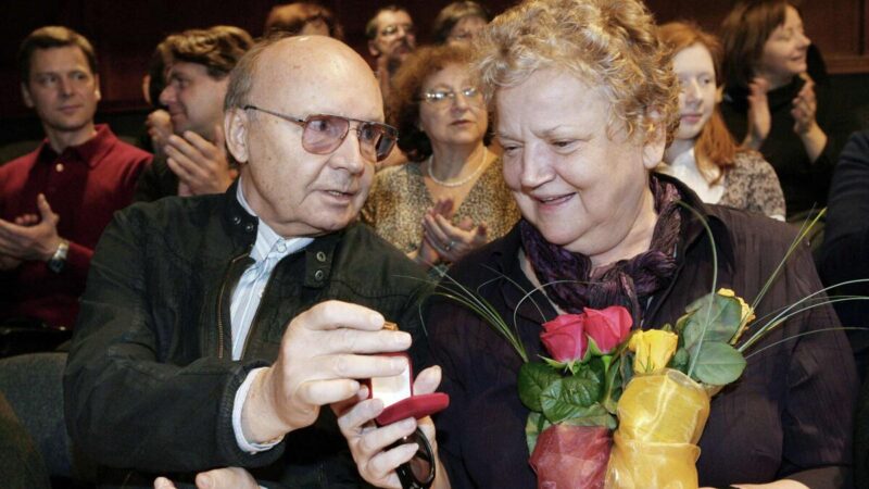 «Я люблю другую»: как первая студенческая любовь Андрея Мягкова смирилась с его 60-летним браком