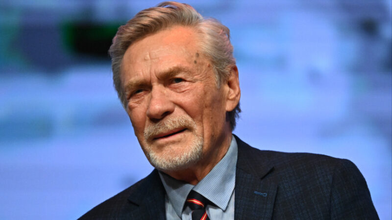 «Он не готов выбирать»: как две женщины делили 40-летнего Александра Михайлова, но обе остались ни с чем