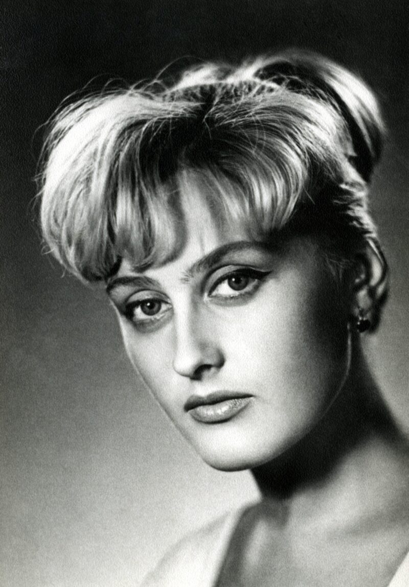 Снежная королева, которая не дожила до 88: тайны бездетности и 50 лет затворничества