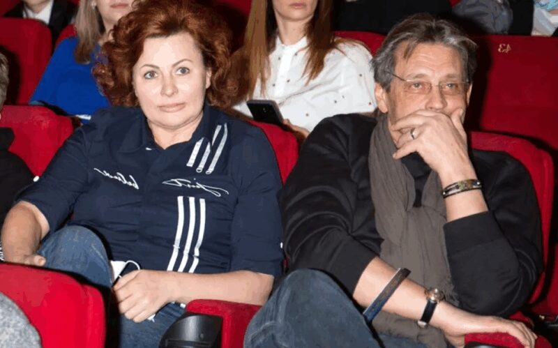 Второй брак актера с Ириной Гуненковой, подарившей ему сына Александра.