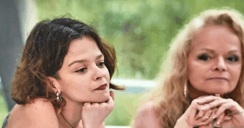 Ангелина Миончинская с матерью: сложные отношения и поиски примирения.