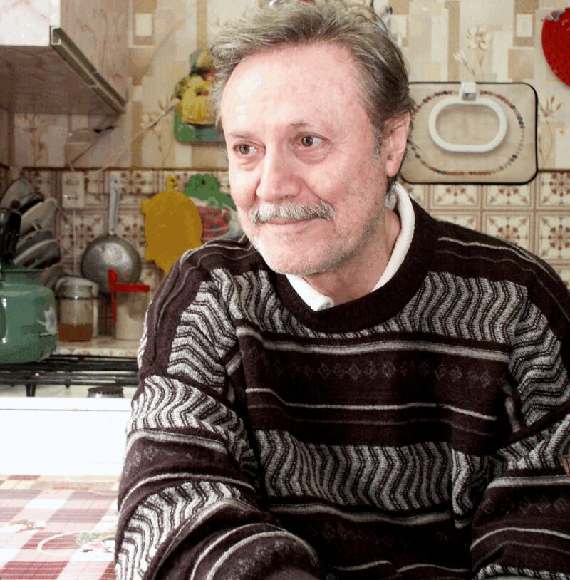 Народный артист Юрий Соломин в домашней обстановке