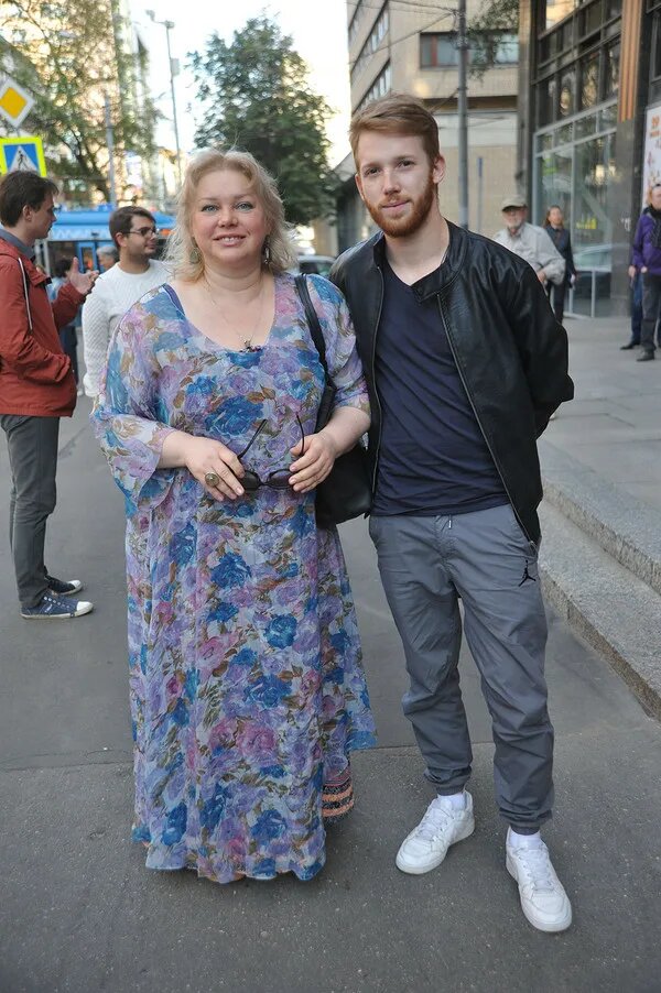 «Он совсем не похож на меня»: как выглядит 33-летний сын Ольги Машной, которого она родила от музыканта