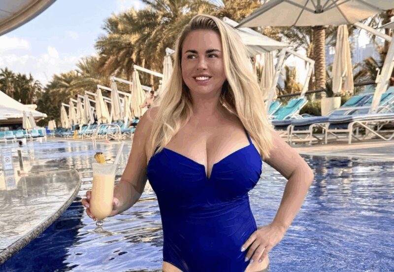 «Живот мне нарисовали враги!»: как 45-летняя Анна Семенович пыталась оправдаться за «лишние» 15 кг на пляже