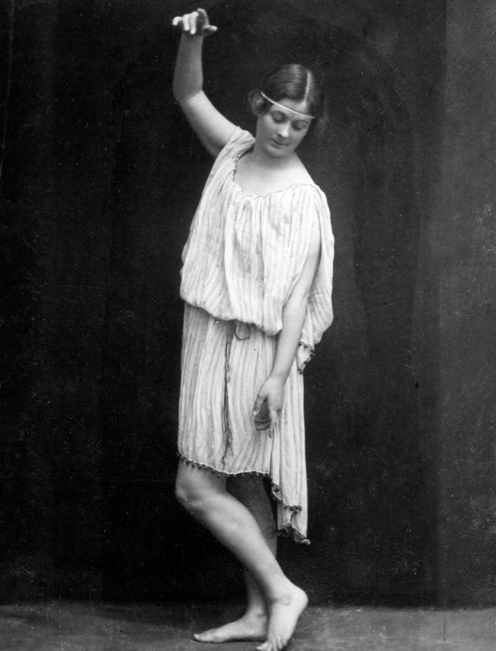 «Я иду к славе!»: как 44-летняя Айседора Дункан покорила 26-летнего Есенина, но погибла от собственного шарфа
