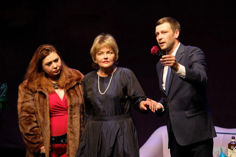 Александра Яковлева на театральной сцене, несмотря на тяжёлый недуг.