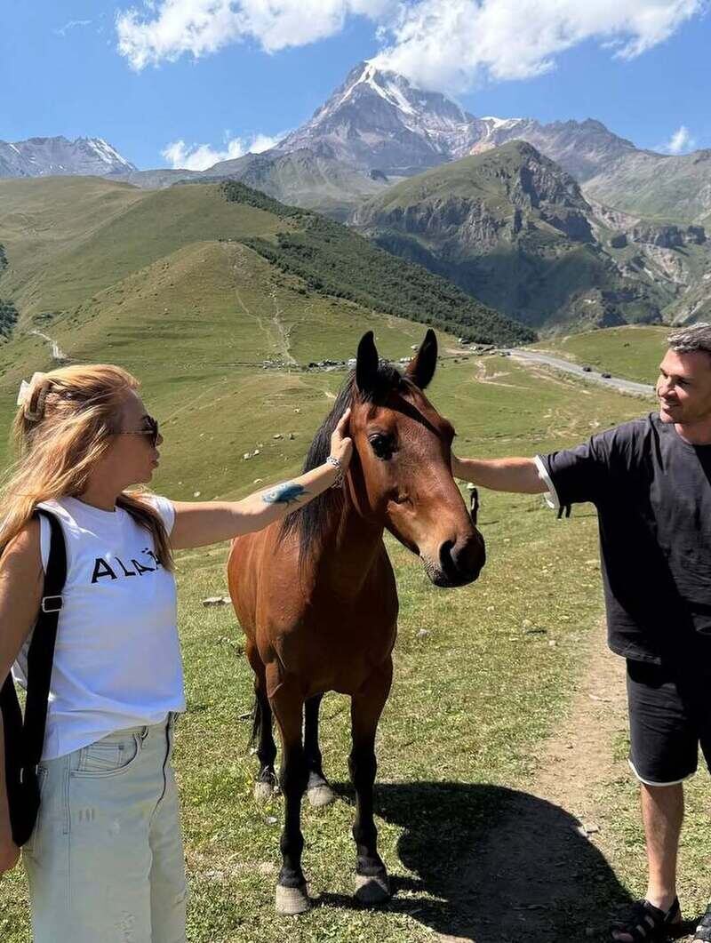 Алена Апина и ее молодой избранник во время совместного отдыха.