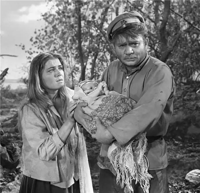 Людмила Чурсина в роли Дарьи в фильме «Донская повесть», 1964 год.