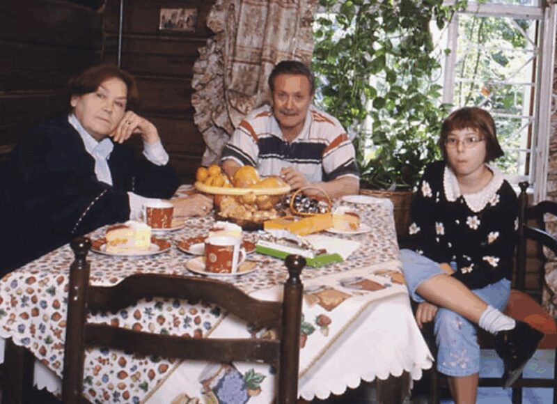 Юрий Соломин с супругой и дочерью Дарьей