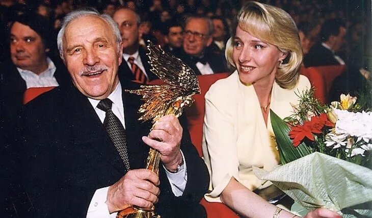 «Ей не нужна была сцена»: как дочь Михаила Ульянова отказалась от звездной карьеры, но посвятила жизнь памяти великого отца