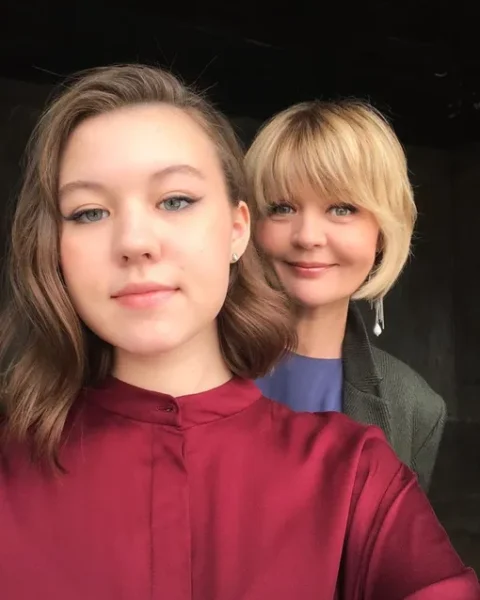 Четверть века брака и полмиллиарда на кону: «Либо смирись, либо развод» – 60-летний Игорь Гордин поселил любовницу в доме Юлии Меньшовой