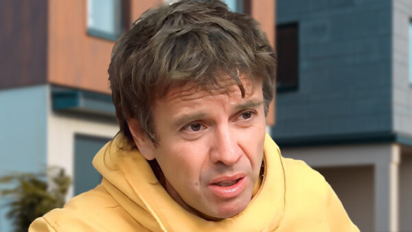 Пропал на 10 лет: звезда 2000-х вернулся со словами «Я умираю, меня хотят достать»