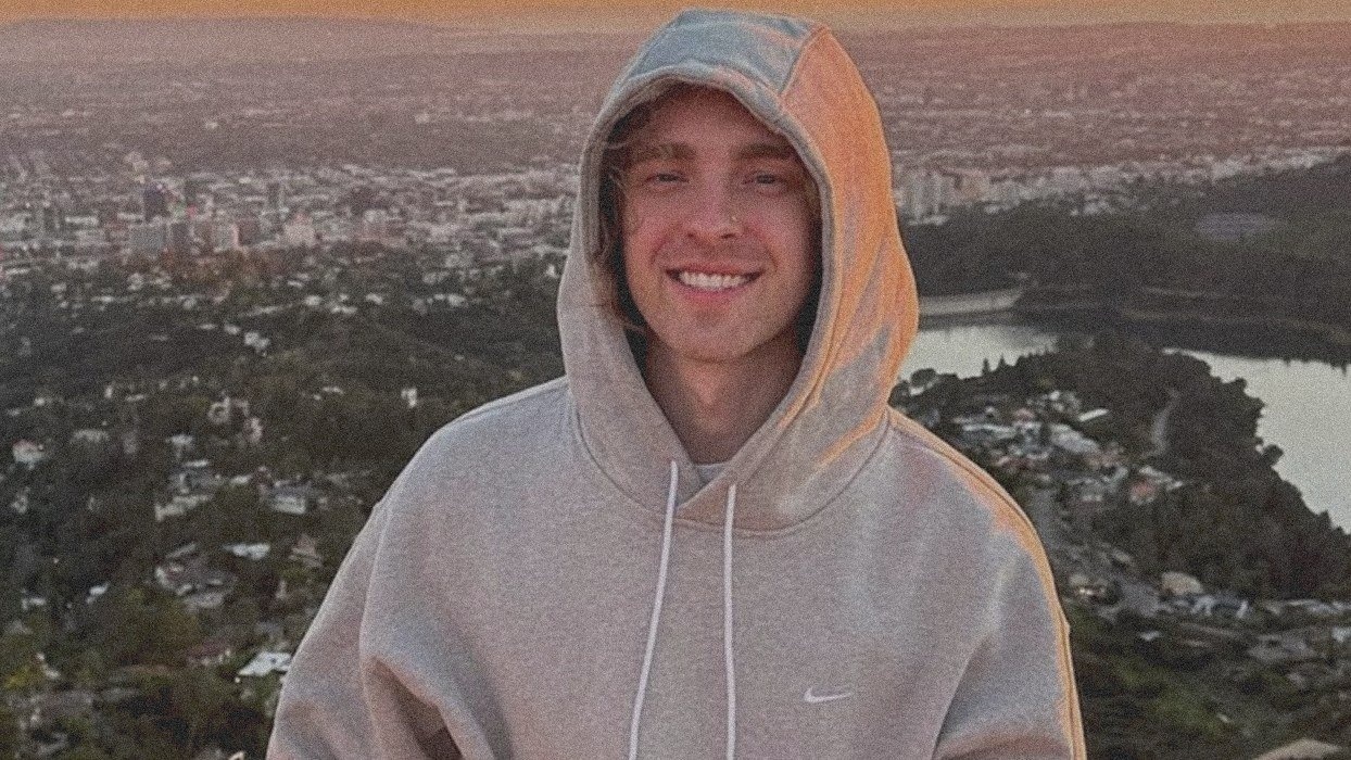 «12+»: Егор Крид зацензурил скандальный поцелуй на сцене