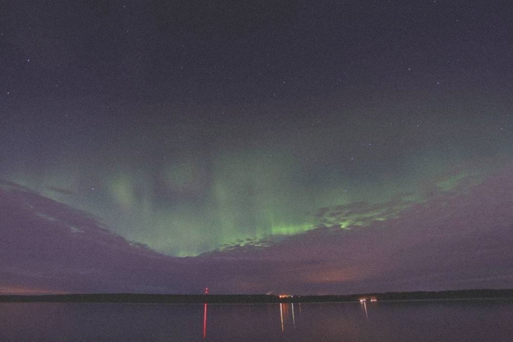 Полярное сияние озарило небо России: от Москвы до Республики Коми