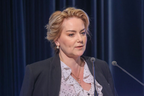 «Я располнела и потеряла очарование»: почему 49-летняя Гусева свежа, а Будина сдалась возрасту