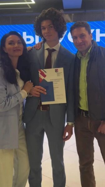 Экранная стерва, реальная драма: 45-летняя Такшина после разрыва с Антипенко наконец «светится от счастья»