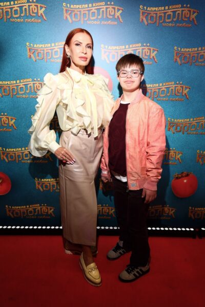 Родила в 42 и не скрывала «солнечного» сына: Эвелина Блёданс о 13-летнем Семёне, его успехах и взрослой жизни