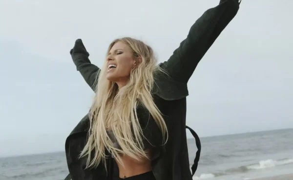 «Отец был моим самым большим страхом»: Как Рита Дакота в 36 лет простила прошлое и обрела любовь после 15 лет обид и тотального предательства?