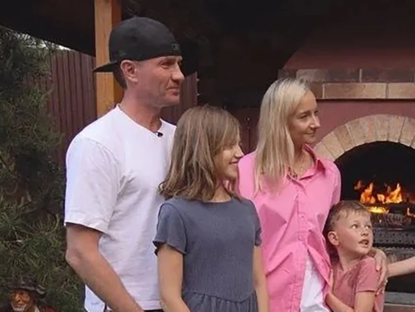 «Это наш символ»: Костомаров и Домнина – как дом стал крепостью после годов испытаний