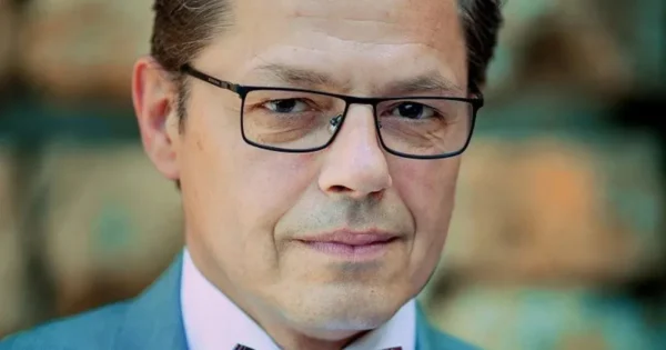 «Когда стало жарко — они уехали»: 67-летний Игорь Скляр о «предательстве» коллег и своём 40-летнем браке, начавшемся со скандала