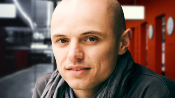 «Ты меня бросил!»: солист «Фактора-2» Илья Подстрелов о крахе дружбы, миллионных долгах и суде с бывшим коллегой