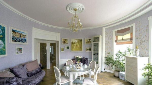 «Здесь я чувствую себя на своём месте»: как 68-летняя Татьяна Догилева 30 лет шла к дому мечты в центре Москвы