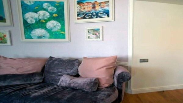 «Здесь я чувствую себя на своём месте»: как 68-летняя Татьяна Догилева 30 лет шла к дому мечты в центре Москвы