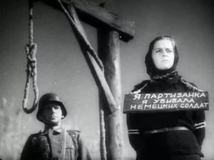 16-летняя «циркачка» пережила расстрел братьев и гибель мужа: Вера Марецкая — как «Хозяйка» Моссовета вела войну с Орловой до её смерти и записывала роли, не вставая с постели