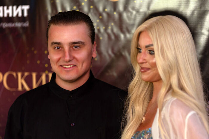 «От тебя бы родила!»: 50-летняя Волочкова пережила двухнедельную операцию, но поддержку нашла не у семьи, а у Примадонны