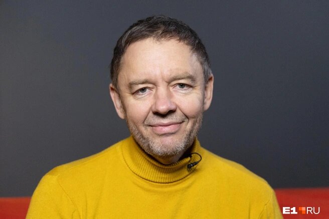 Нетиевский в роли продюсера, управляющий финансовыми потоками коллектива.