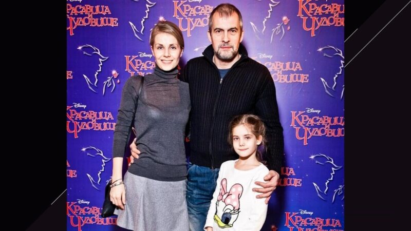 Счастливый отец троих дочерей.