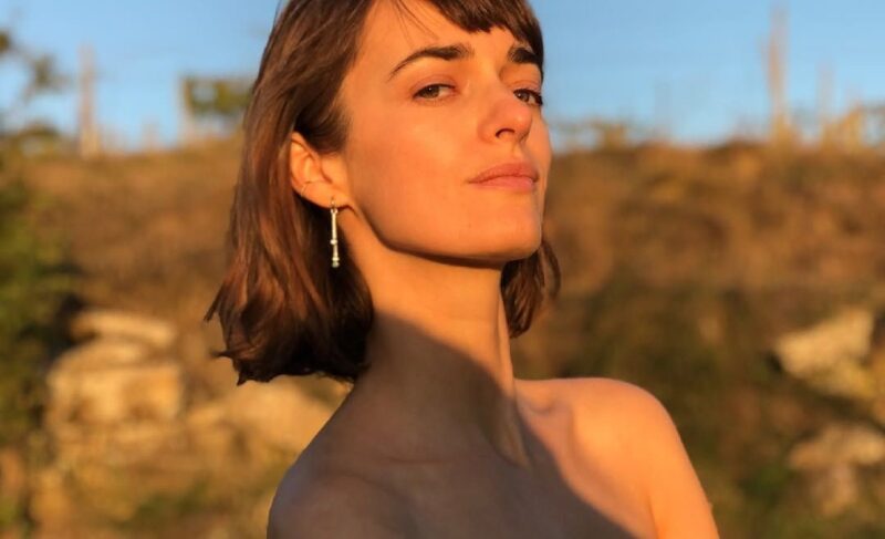 Актриса поддерживает прекрасную форму и делится снимками в соцсети.