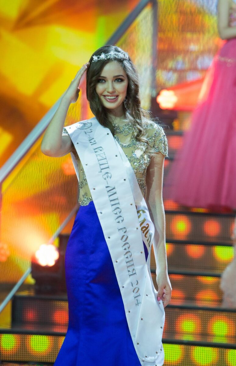 Она пришла в чужой дом, но построила свой рай: Анастасия Костенко: 32 года, 4 детей и «умею рожать» вопреки хейту