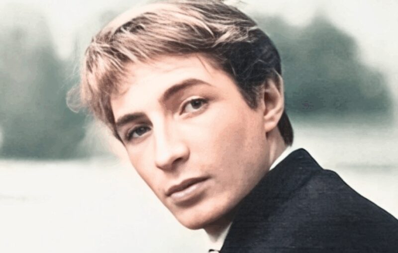 Выстрел в ногу, перебивший артерию: «Он был на краю бездны» : 37-летний Юрий Каморный: как погиб Заслуженный артист, чью смерть десятилетиями скрывали под грифом «секретно»