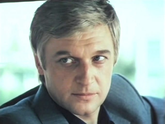 Загадка исчезнувшей звезды: Почему Александр Мартынов, «который всегда выглядел молодо», в 77 лет живёт затворником и не общается с детьми