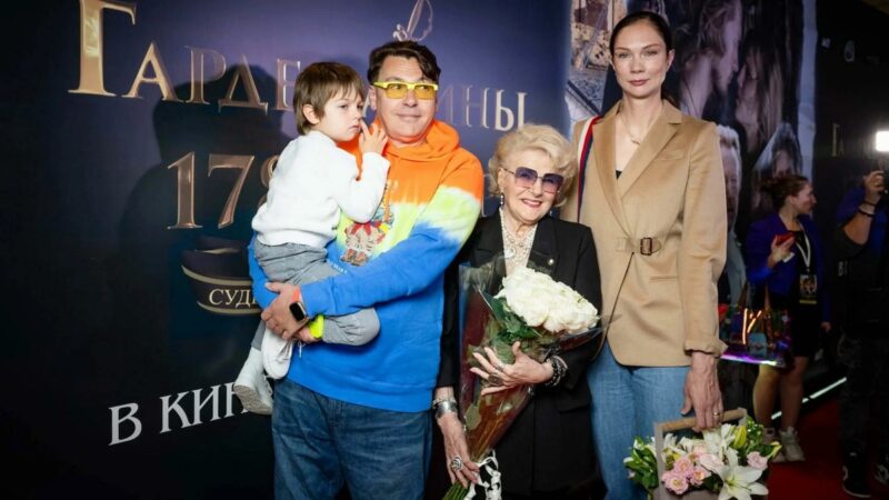 «Это не его дочь»: как отказ отца закалил 202-сантиметровую Екатерину Гамову, а она обрела семью с Михаилом Мукасеем и сыном Никитой