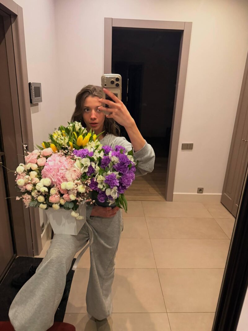 Сердцеед покорил юную звезду : 20-летняя Полина Гухман, 40+ ролей и «поддержка во всем» от семьи