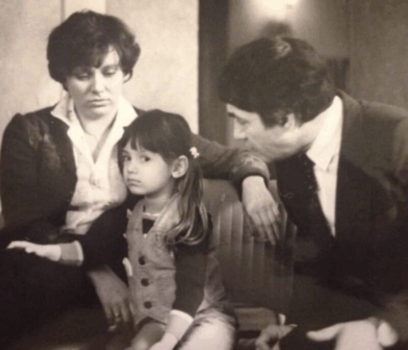 Спартак Мишулин с любимой женой Валентиной и дочерью Кариной.