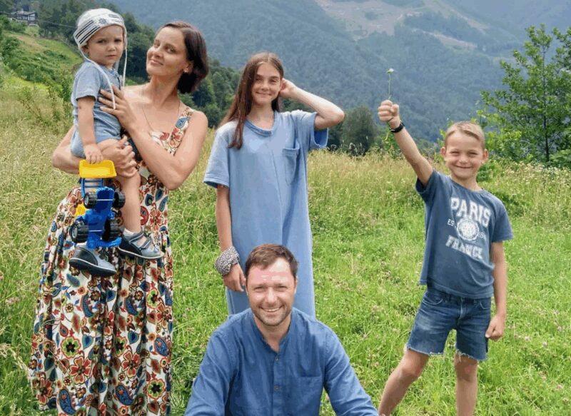 Илья Носков в образе акушера-гинеколога Романа Широкова, принесшем ему широкую популярность.