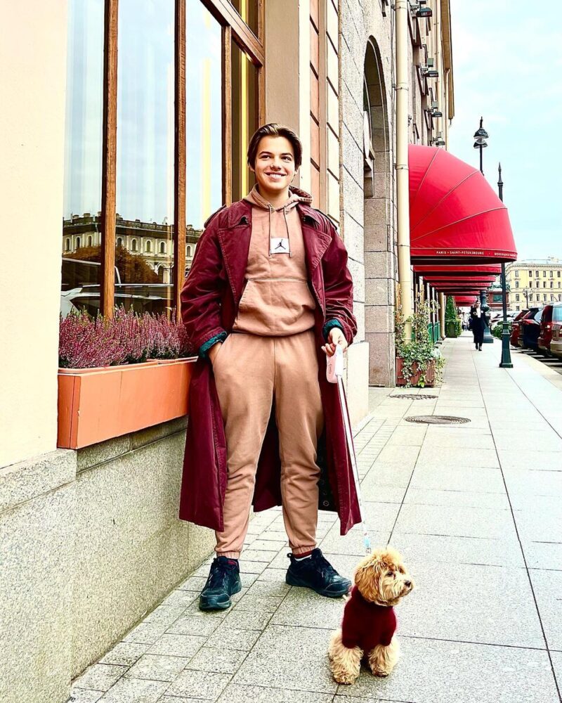 Ролан Федотов-Юнников – сын Натальи, унаследовавший её черты.