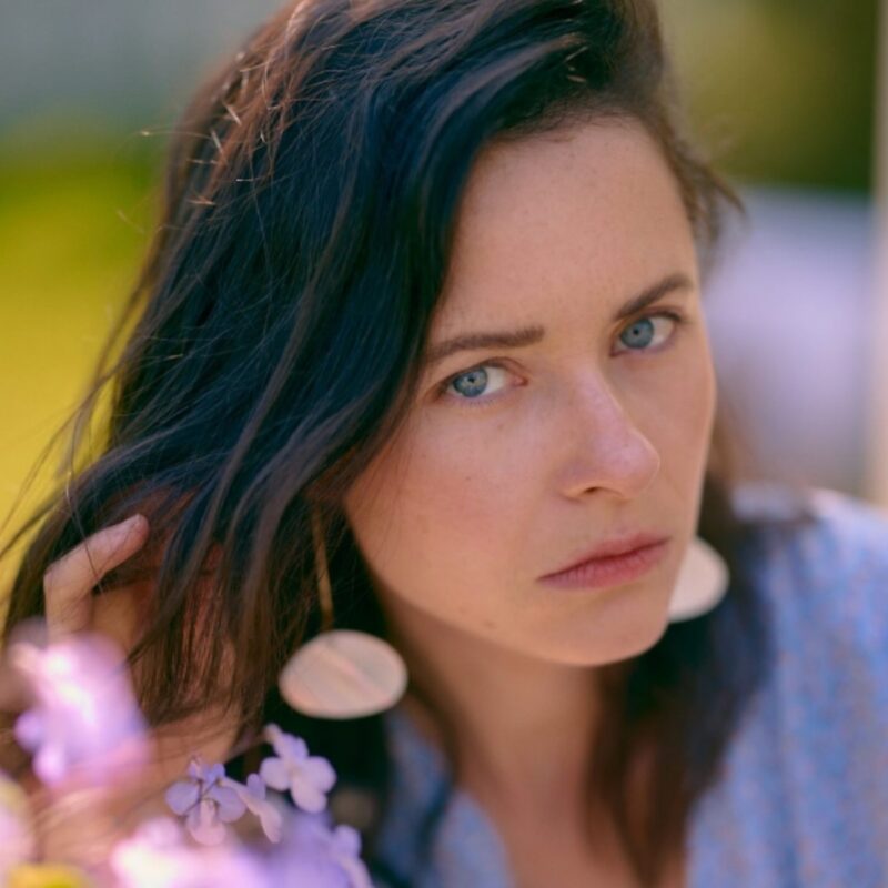 В школьные годы она искала свое призвание в разных сферах.