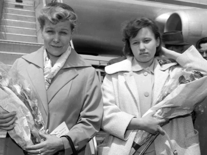 «Жалеть будешь всю жизнь»: дочь министра культуры СССР вышла замуж в 17, но обрела счастье лишь после 30 и умерла в 63