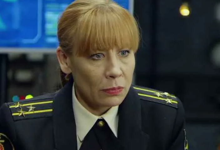 Легендарная Манька-Облигация из фильма «Место встречи изменить нельзя» в исполнении Ларисы Удовиченко.