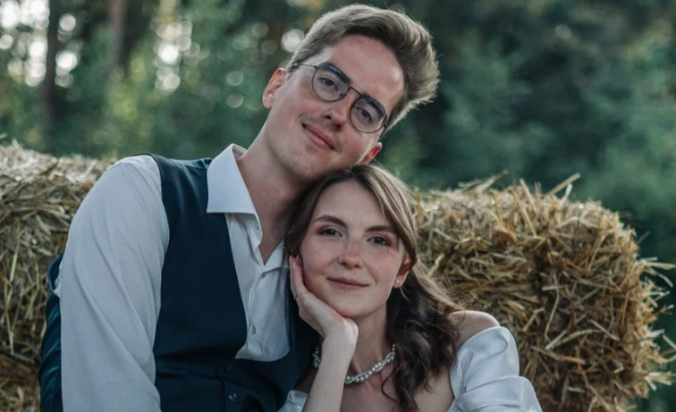 Володя Тартаров со своей женой Ульяной.