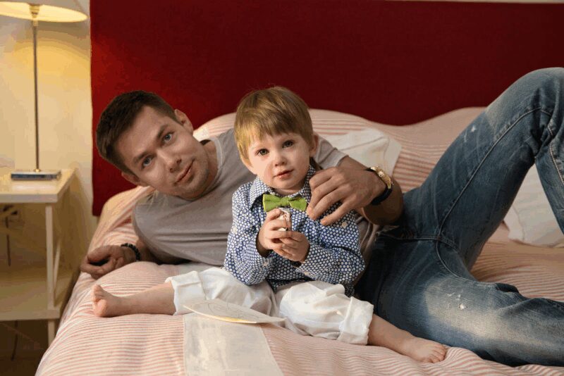 Спортивная зона с турником, который артист называет «простым, но очень эффективным тренажёром».