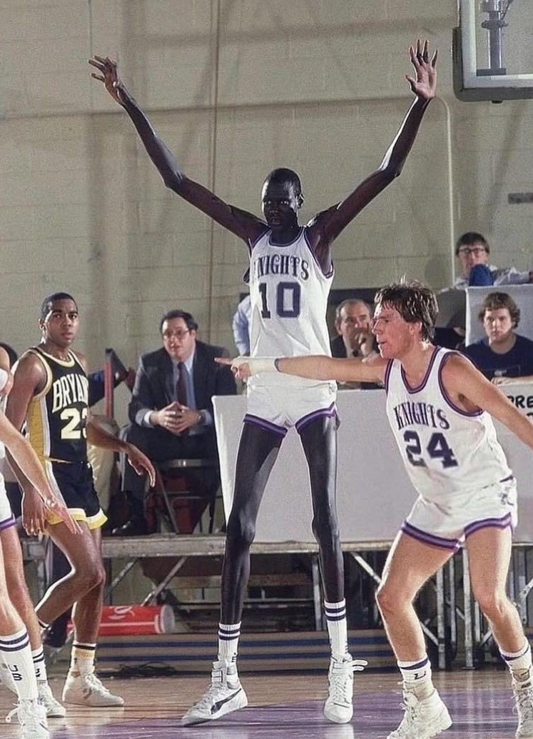 Поразил льва, покорил НБА : Как 231-сантиметровый Мануте Бол отдал $3,5 млн за родину и ушёл в 47 лет