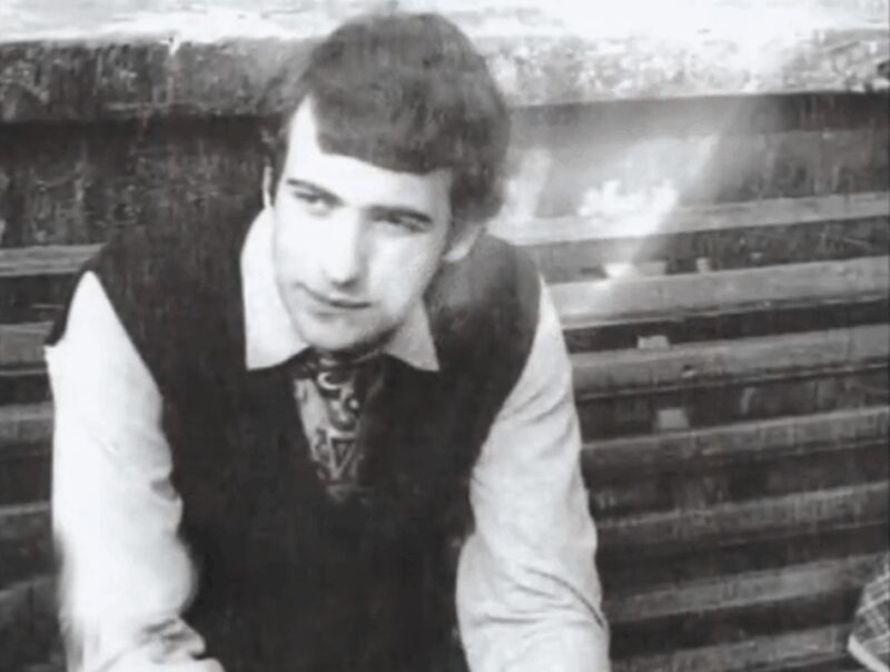 Композитор в начале своего творческого пути, полный амбиций и надежд.