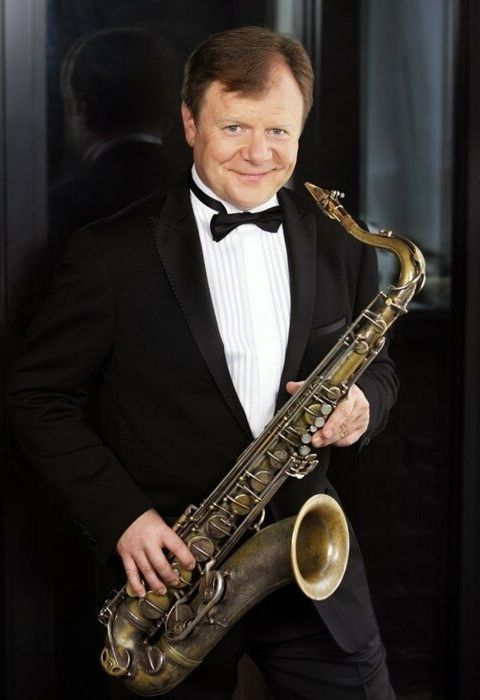 Три развода и боль разлуки с сыновьями за океаном : Как Игорь Бутман в 50 с лишним лет нашёл «взаимный расчёт» с женой, которая младше его на 32 года?