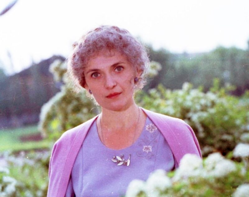 «На все воля Божья!» : Как советская звезда Ольга Гобзева в 50 лет оставила кино, пережила два развода и борьбу за наследство